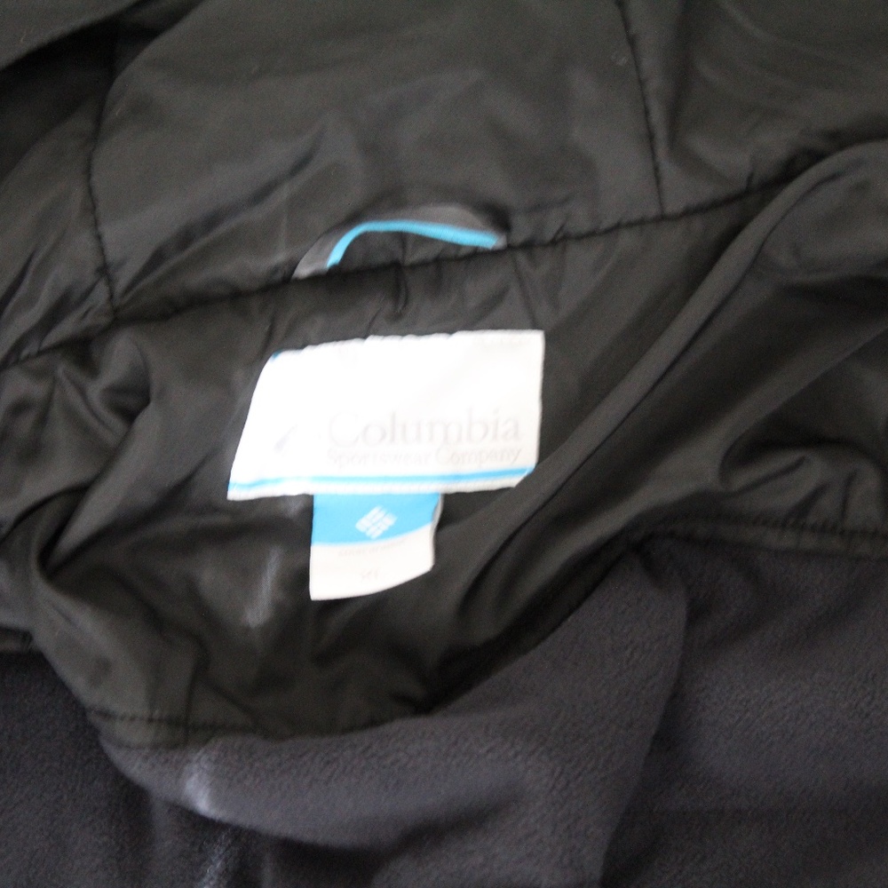 Heavy Black Columbia Men's Jacket (XL)